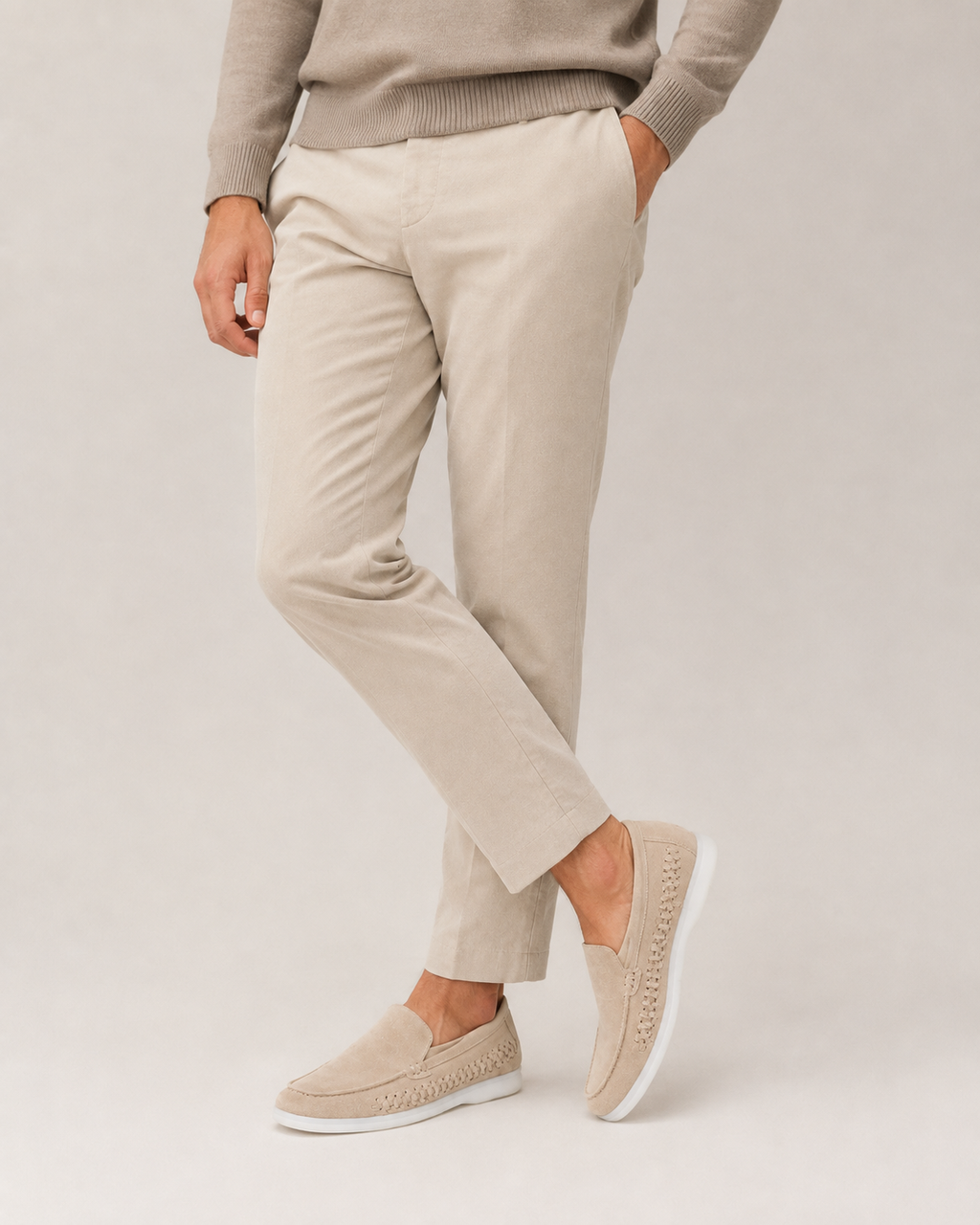 Mocassins tressés beige vue marche avant