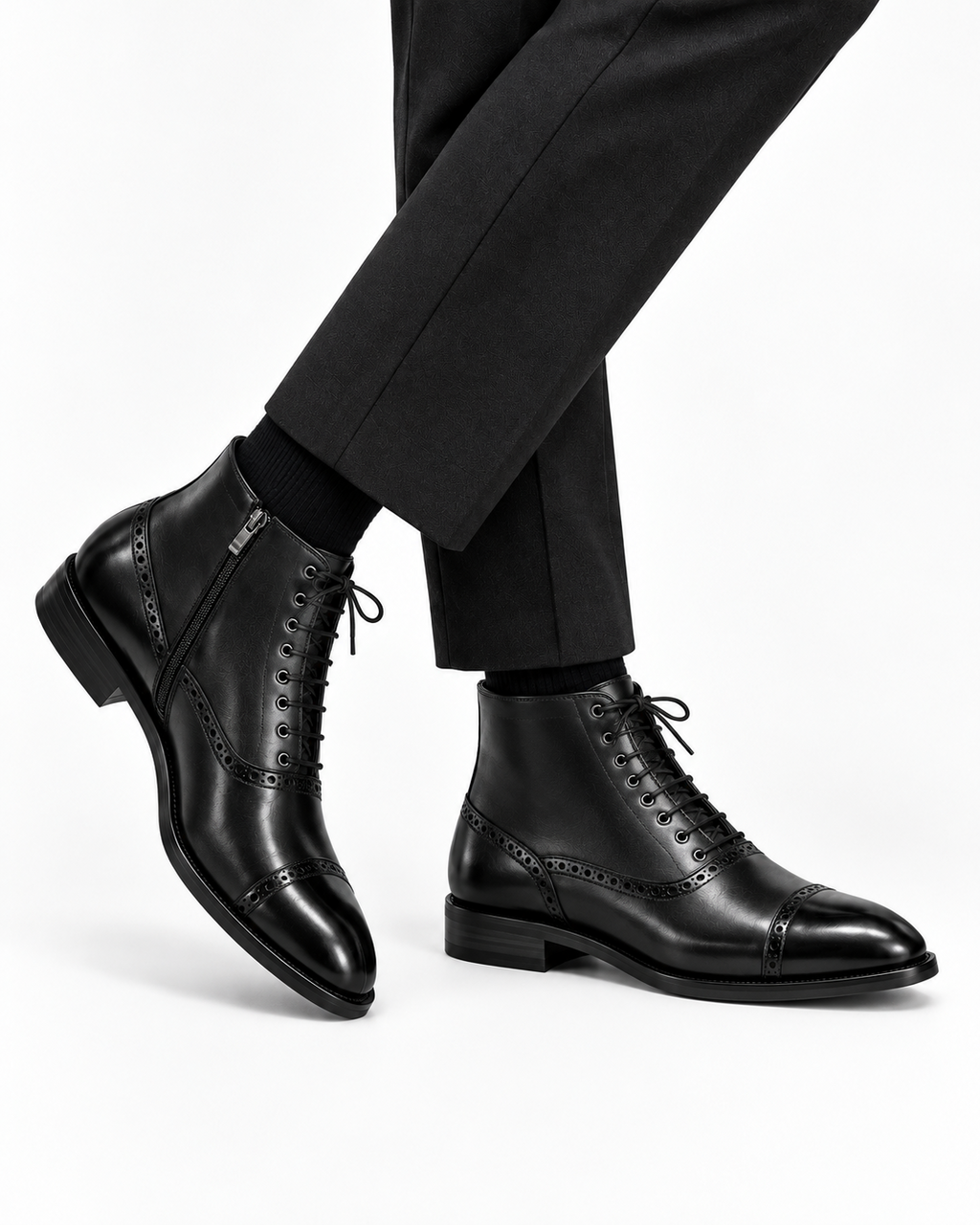 Bottine cuir brogue cognac vue de profil fond blanc