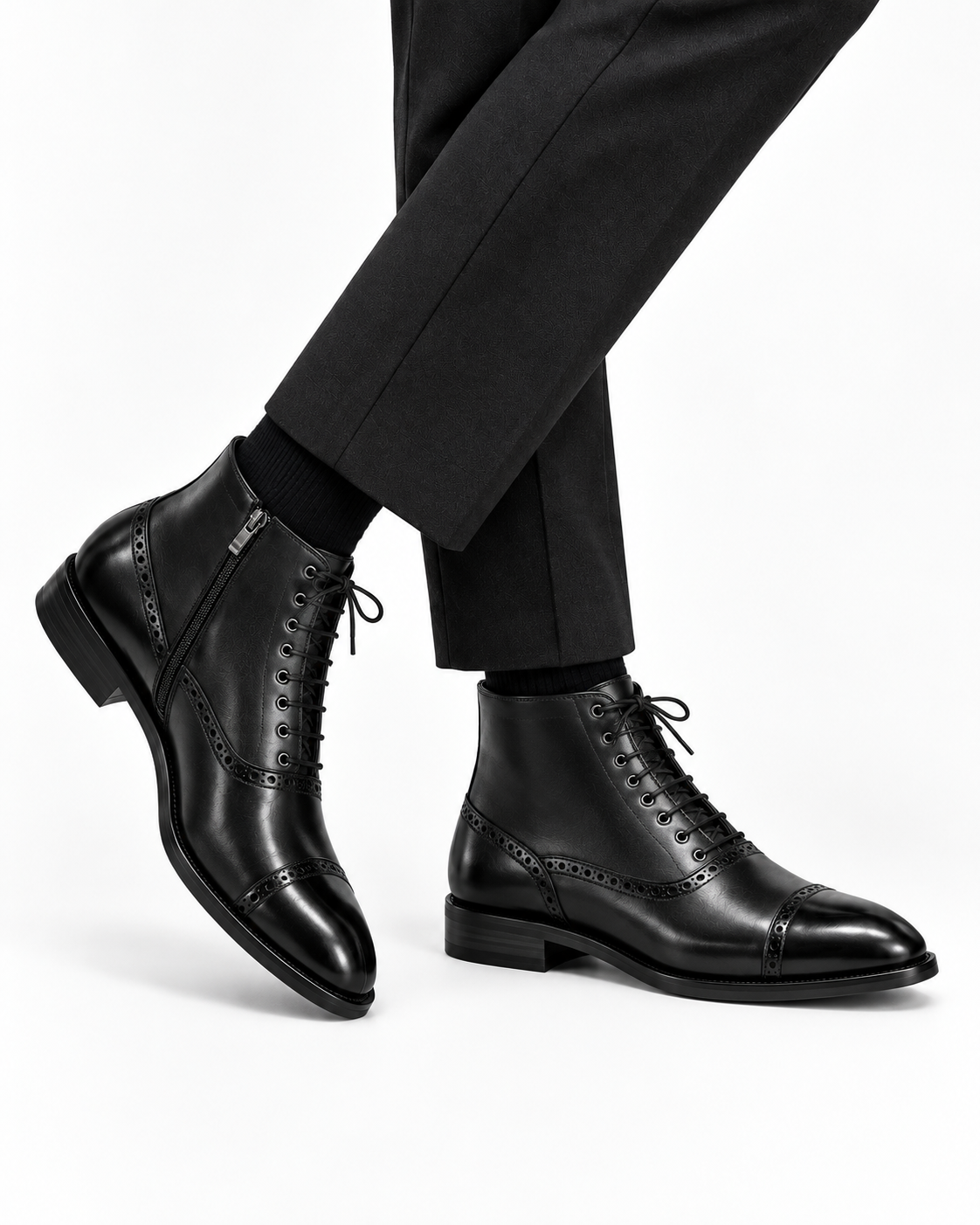 Bottine cuir brogue cognac vue de profil fond blanc